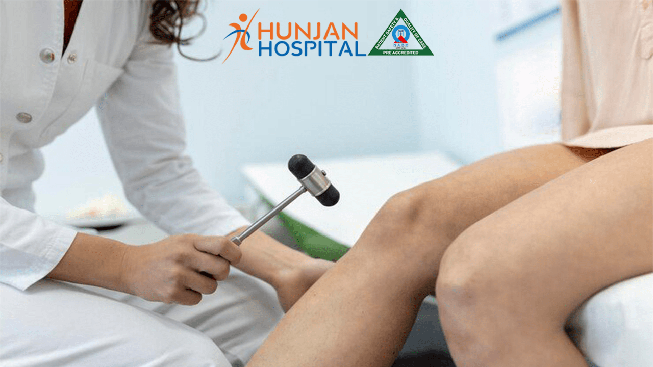 Comparing Robotic Knee Surgery & Traditional Methods